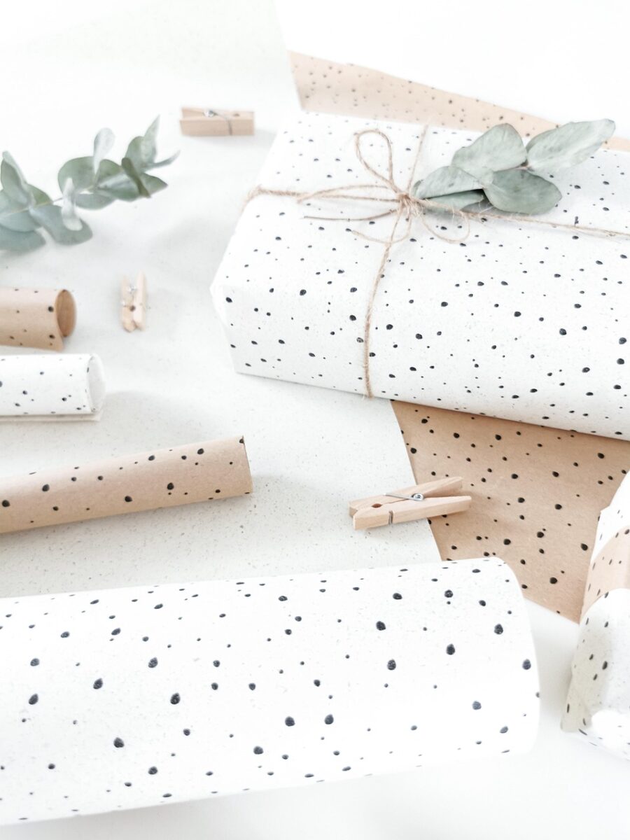 paper, gift, happy mothers day, packing up, eucalyptus, dots, dots paper, beautiful wallpaper, gift wrap, wrapping paper, surprise, birthday gift, present, stationary, background